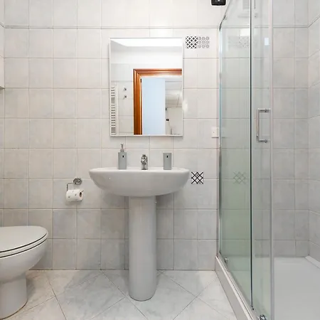 La Gioiosa - Location - Modern Near Metro Bengasi Apartment
