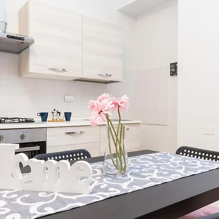 La Gioiosa - Location - Modern Near Metro Bengasi Appartement *